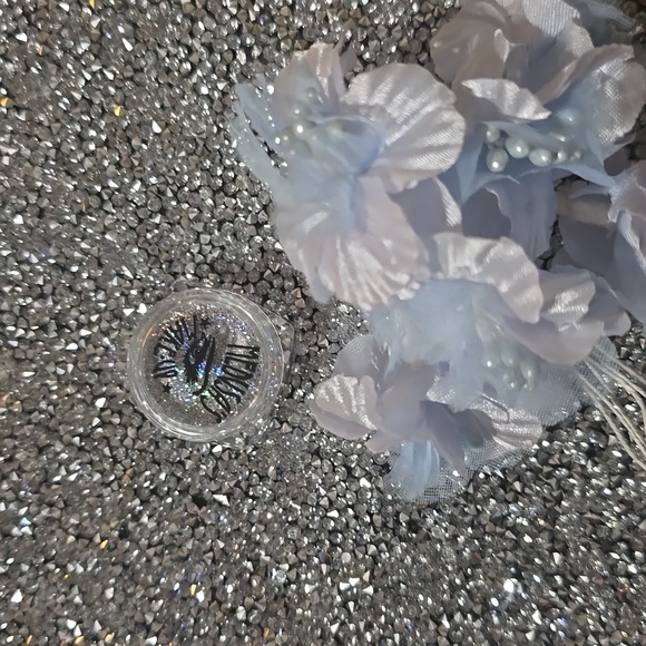 🌟 Medusa Makeup Silver Glitter Gel Pot NWT - Picture 5 of 7